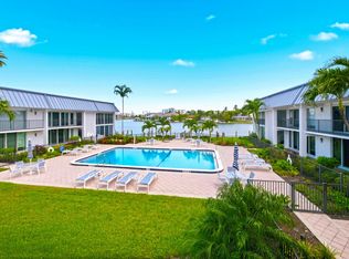 333 Harbour Dr APT 209, Naples, FL 34103