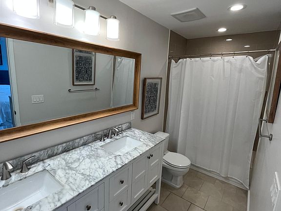 3rd image of 845 East Ave