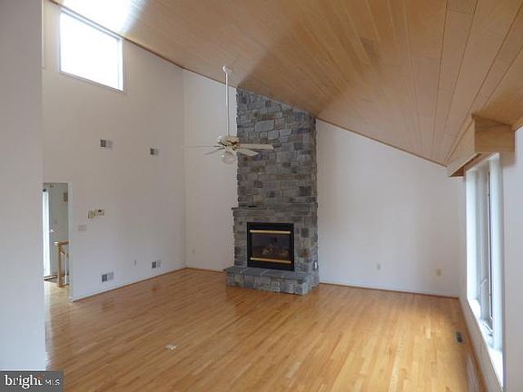 5th image of 6111 Greenbriar Dr