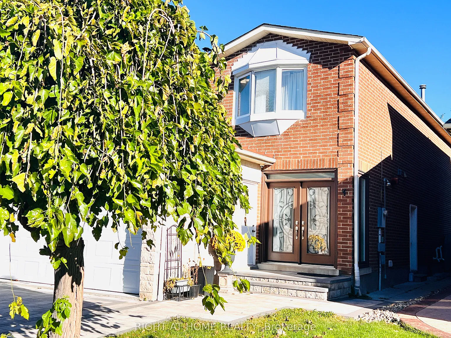 2 bed, $1,800 — Photo 2