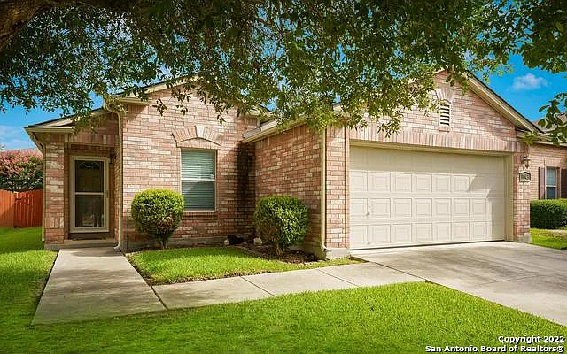 3 bed, 2.0 bath, 1444 sqft, $1,595 — Photo 2