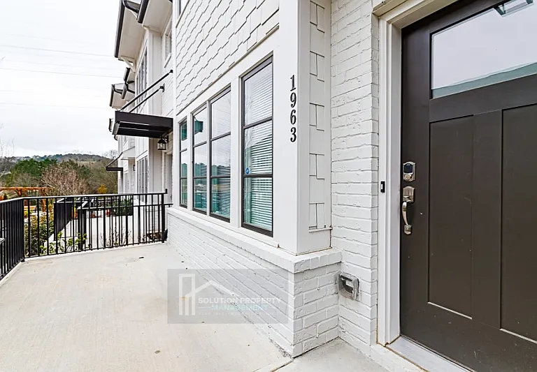 1963 Summit Trace Cir — Photo 2