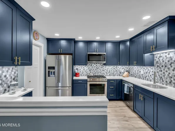 364 Mayfair Place, Morganville, NJ 07751