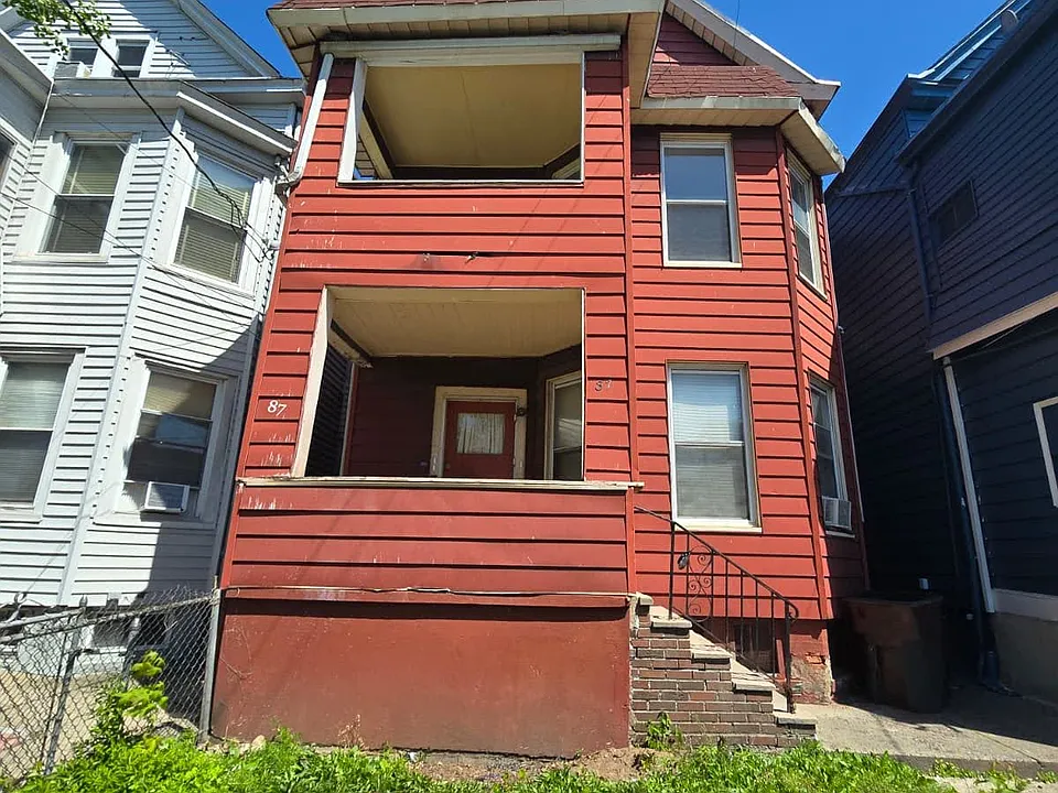 87 Rosa Parks Blvd #2A
