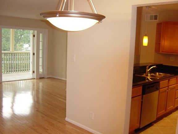 4th image of 1445 Monroe Dr NE APT E12
