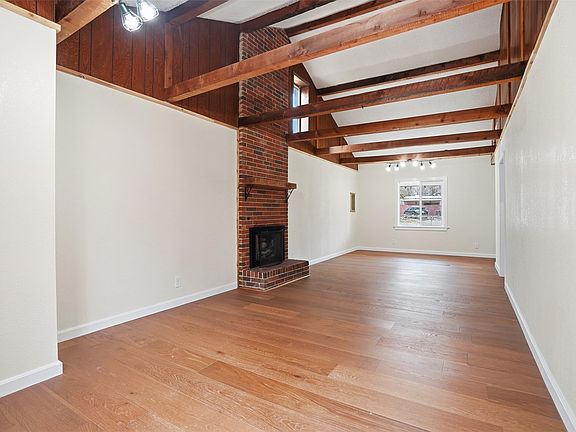 3rd image of 208 Shoreline Dr