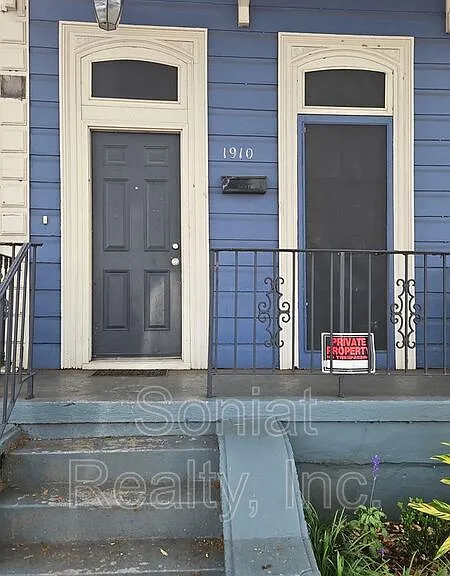 1910 Elysian Fields Ave — Photo 2