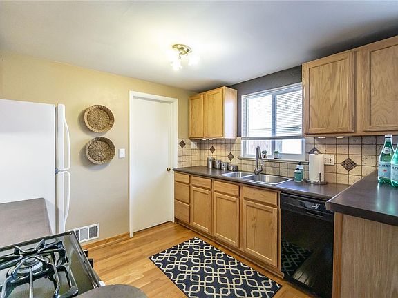 5th image of 2483 S Humboldt St