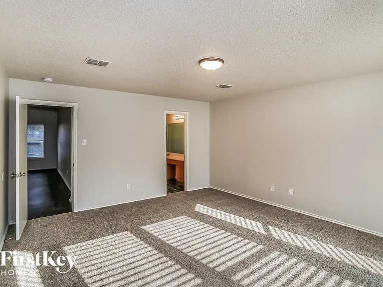 5293 Chessie Cir — Photo 9