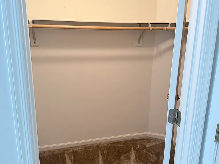 76 Heather Rd — Photo 2