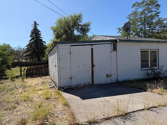 3rd image of 240 NW Birch Ave