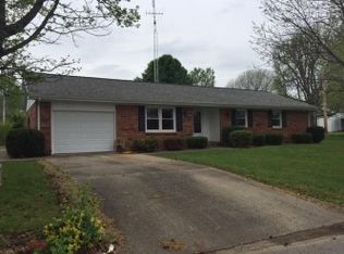 1105 Jill St, Carmi, IL 62821