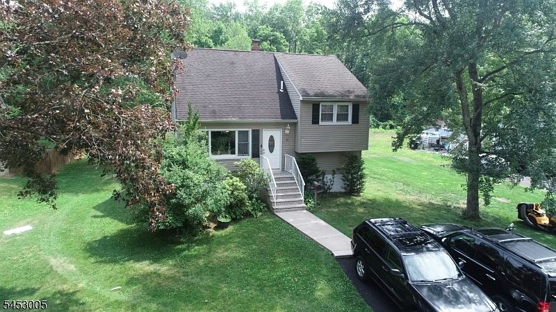 1st image of 36 William St