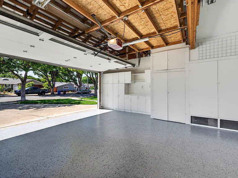 366 Manchester Ave — Photo 38