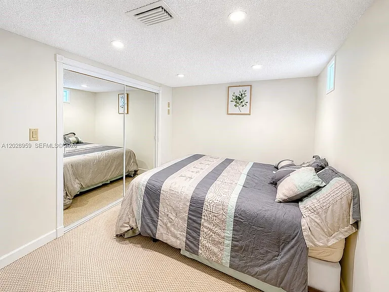 5005 Collins Ave #616 — Photo 19