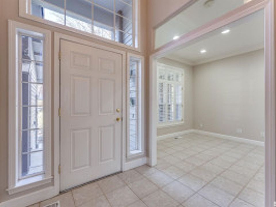 2nd image of 116 Greenridge Dr