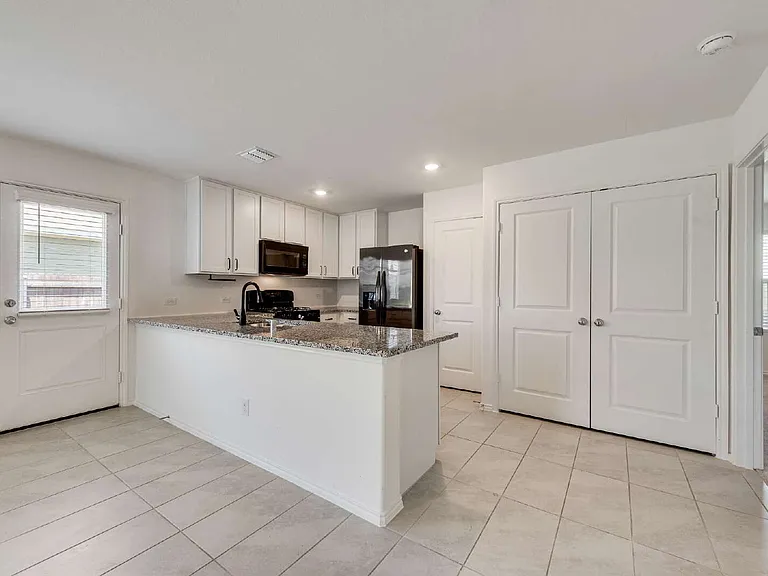 11846 Arkoma Dr — Photo 8