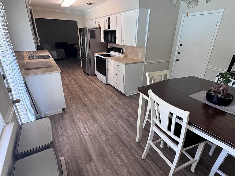 5904 Burlington Ct — Photo 19