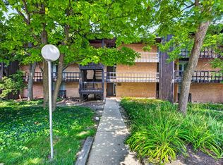 5603 Lakeside Dr APT 3C, Lisle, IL 60532