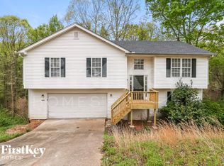 1074 Bridle Creek Dr, Flowery Branch, GA 30542