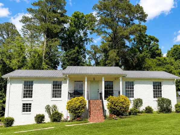 409 Seminole Ln, Trussville, AL 35173