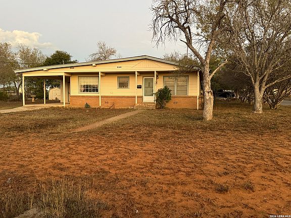 3rd image of 504 N Cedar