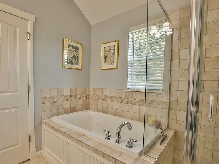 1404 Portside Ct — Photo 24