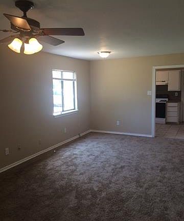 3rd image of 526 W Avenue F
