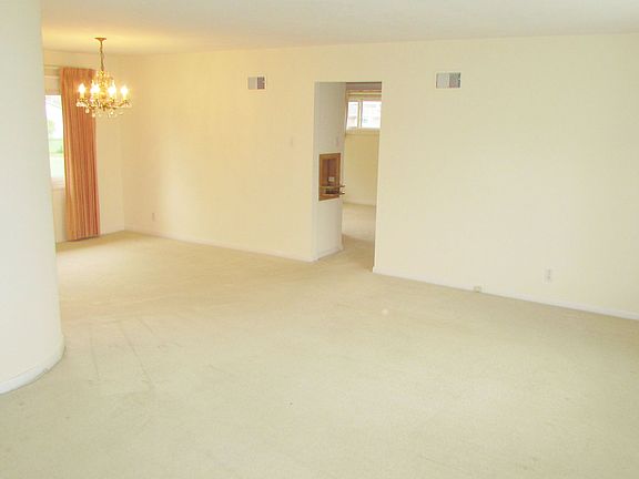 3rd image of 8235 Henze Ct