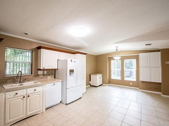 4th image of 2683 Brae Burn Dr