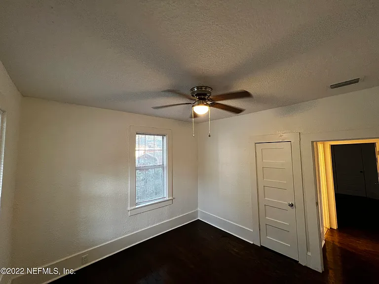 1456 E 16th St — Photo 7