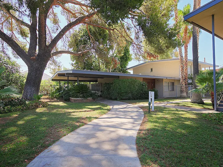 The Hibiscus Biltmore Apartments — Photo 1