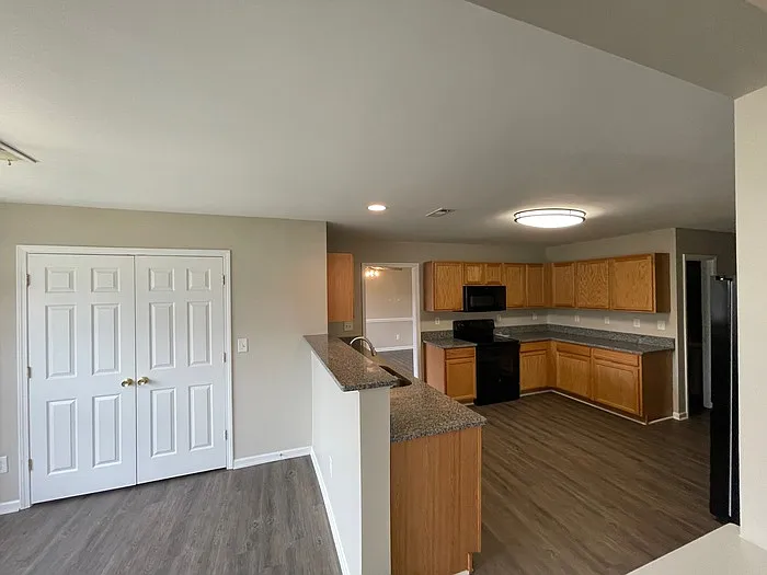 3635 Pauline Ln — Photo 9