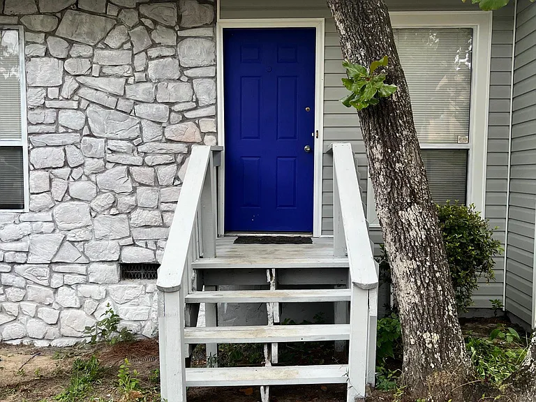 811 Rumford Pl #B — Photo 1