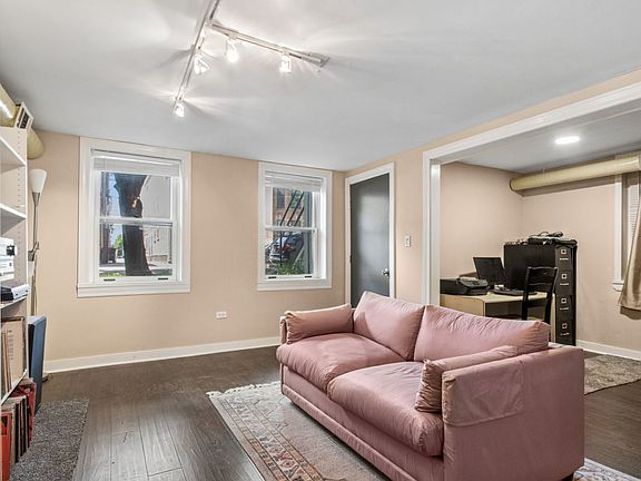 5th image of 3013 N Racine Ave #G