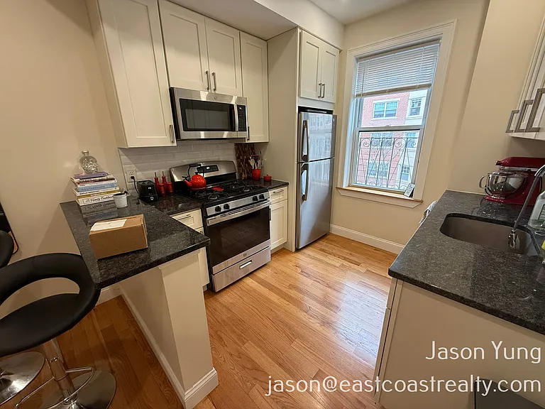 93 Kilmarnock St #8 — Photo 7