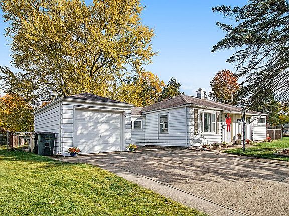 2nd image of 528 Woodcliff Dr