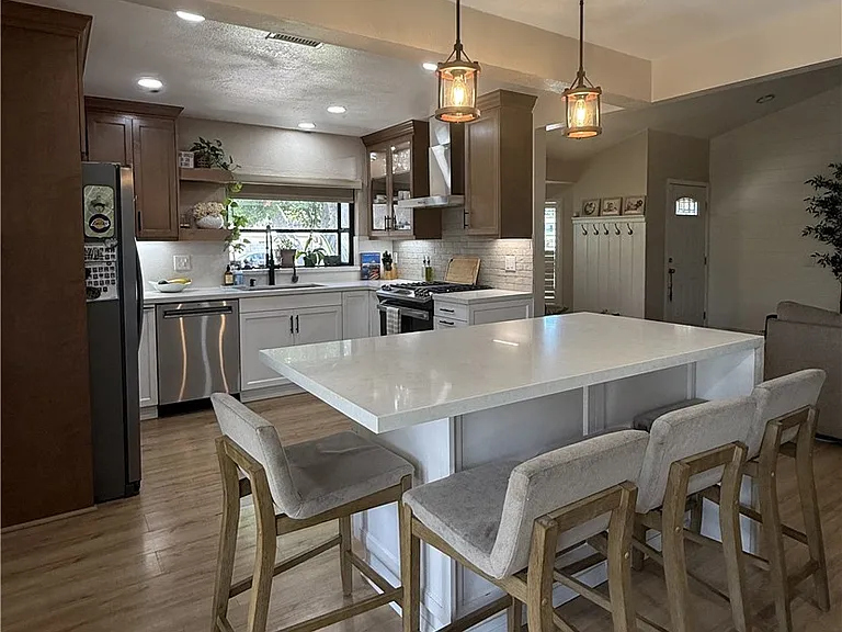 3165 Weatherby Dr — Photo 9