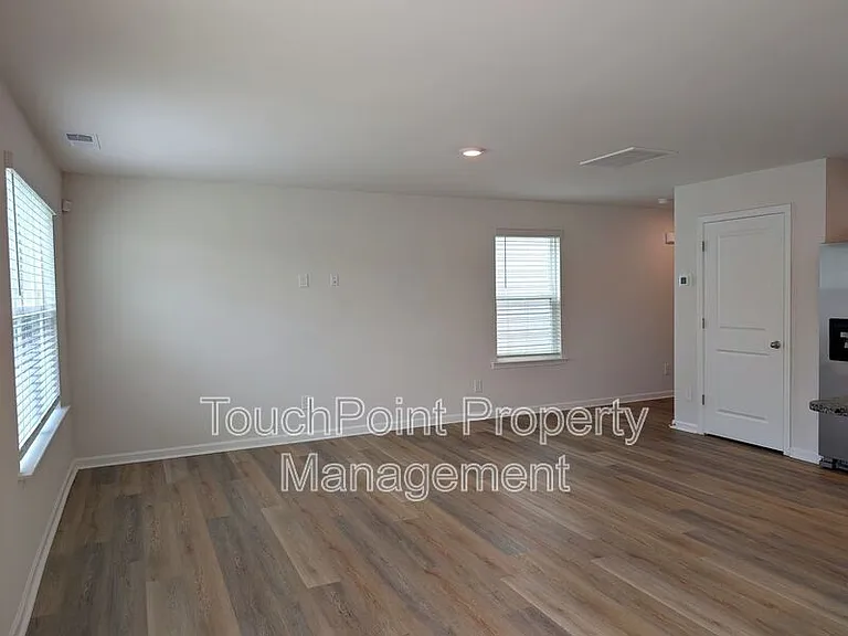 5131 Hyrule Dr — Photo 7
