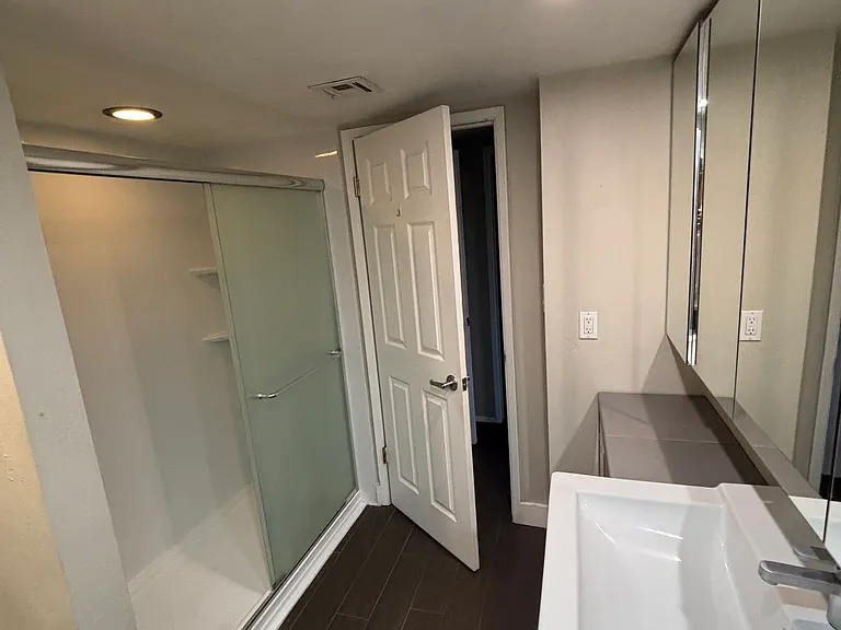 5837 N 8th Pl — Photo 14