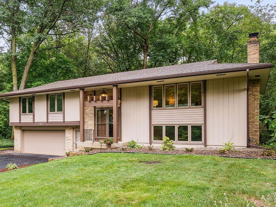 1st image of 801 Woodview Dr