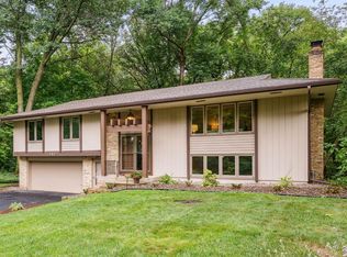 801 Woodview Dr, Burnsville, MN 55337