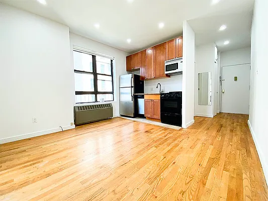 Rented by Bond New York | media 18