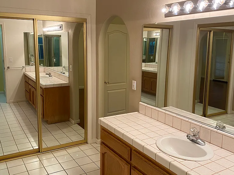 1740 Corsica Dr — Photo 10