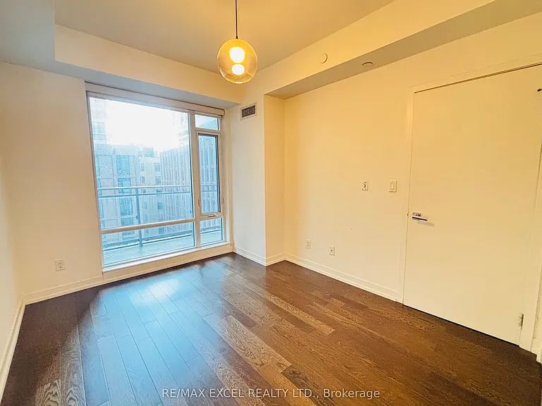 21 Widmer St #901 — Photo 16