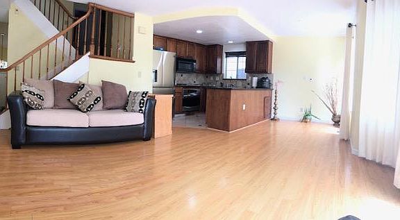 3rd image of 1810 Park Vista Cir