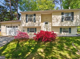 10702 Hollaway Dr, Upper Marlboro, MD 20772