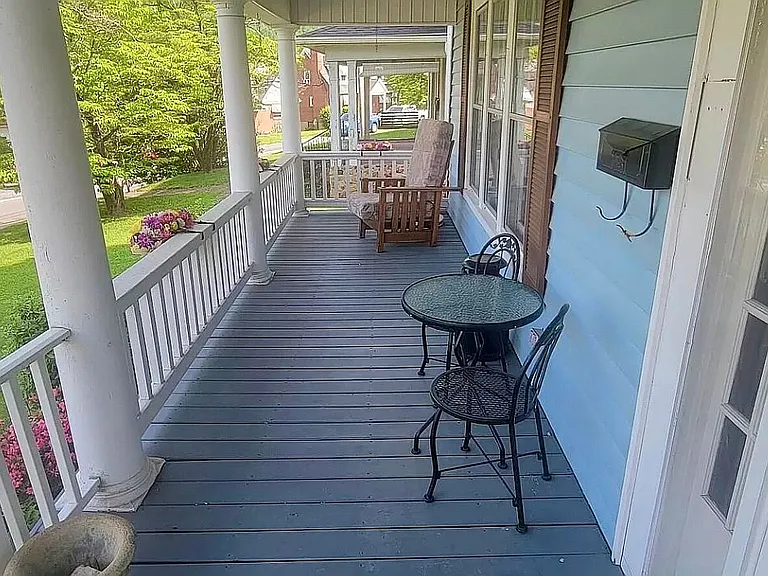 1436 S Midland Heights Pl — Photo 2