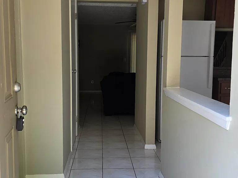 4908 Silver Oaks Vlg — Photo 2