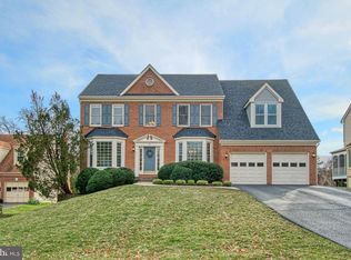 735 Old Hunt Way, Herndon, VA 20170
